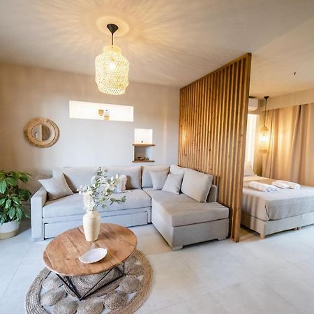 Theros Suites Dhiminio Luaran gambar