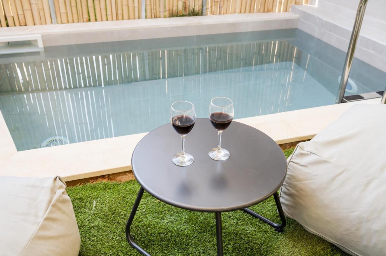 Theros Suites Dhiminio Luaran gambar